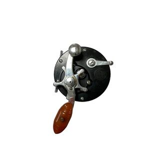VINTAGE PENN LONG BEACH NO. 60 FISHING REEL